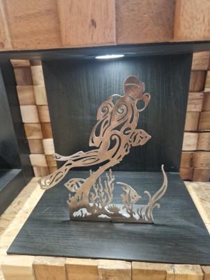 Standing metal decoration - DIVER AND CORALS